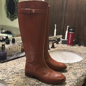 Tory Burch never worn riding books.